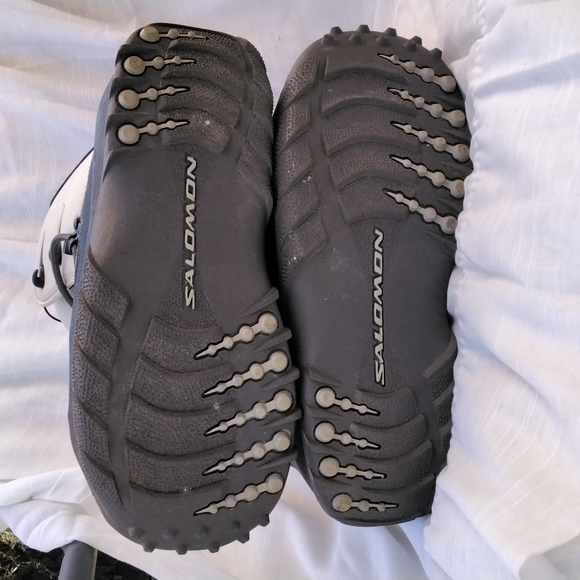 Salomon Thermicfit womens 6.5 US Snowboard boots - Picture 2 of 4
